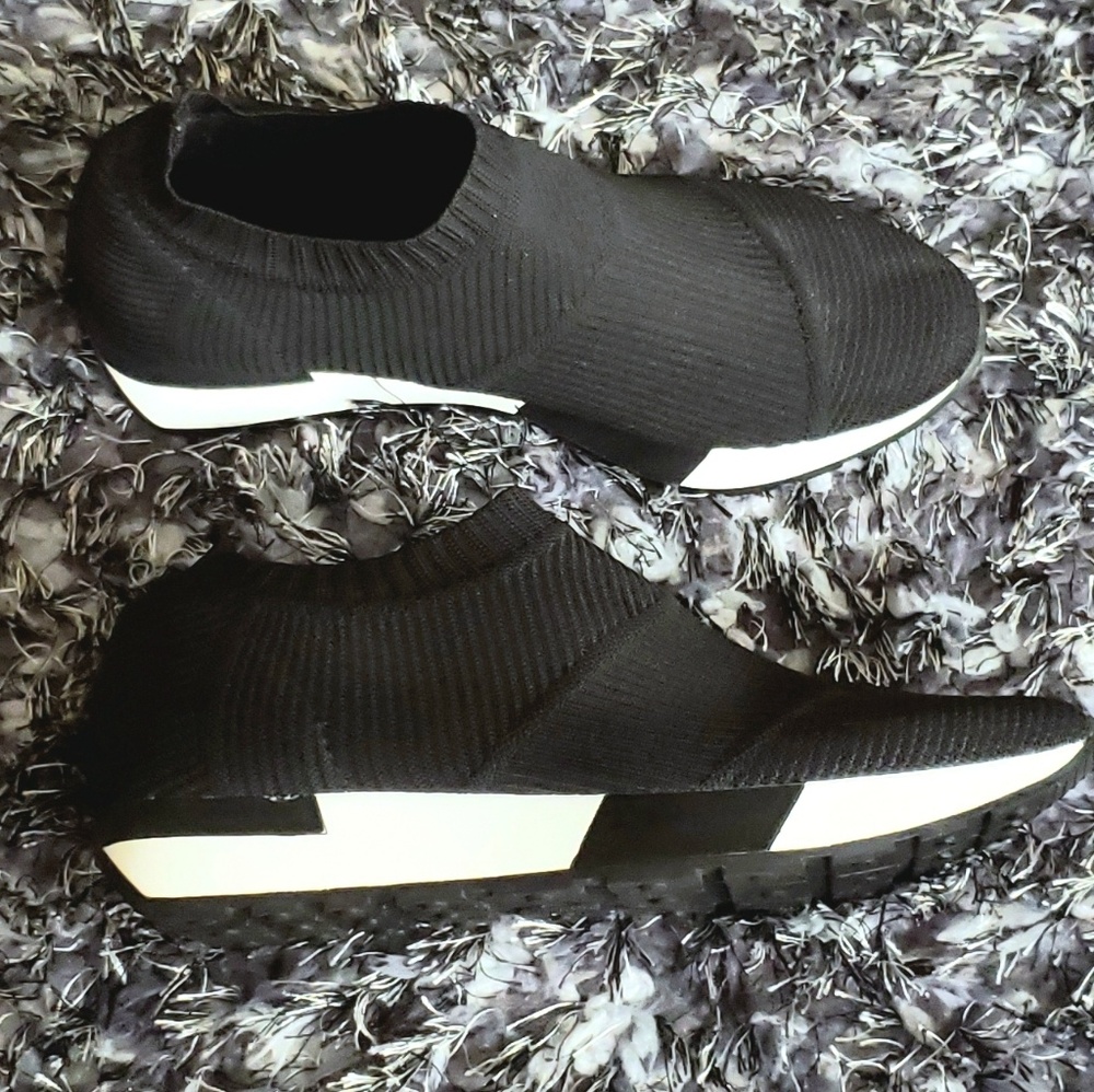 Forever 21 Pull-On Sock Sneakers - 8